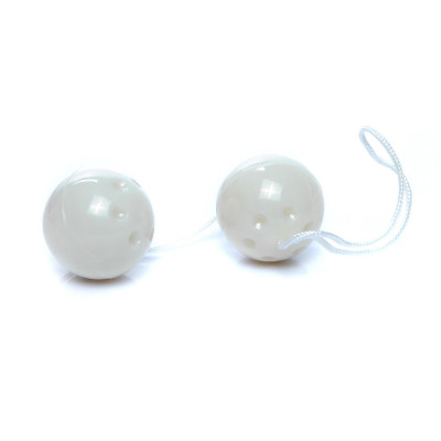 Kėgelio kamuoliukai (dvigubi), balti su plieniniais rutuliais – 3,2 cm